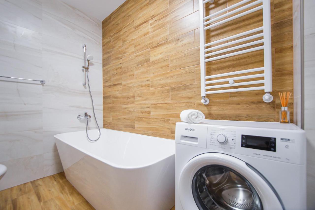 Appartement Creamy Wood Haven à Oradea Extérieur photo