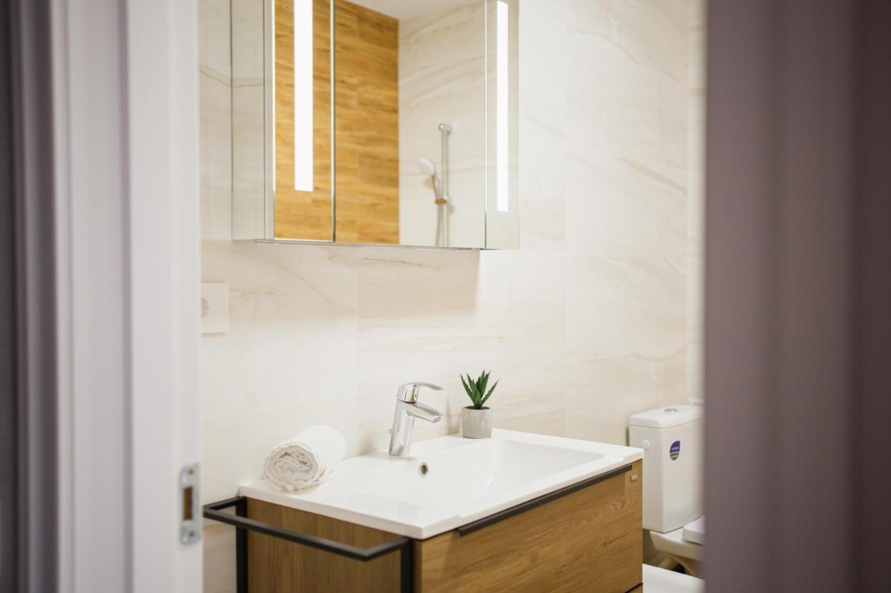 Appartement Creamy Wood Haven à Oradea Extérieur photo