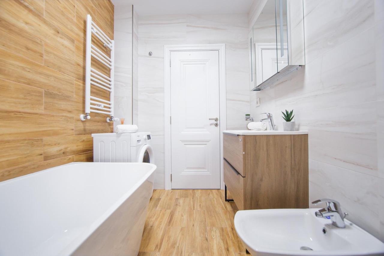 Appartement Creamy Wood Haven à Oradea Extérieur photo