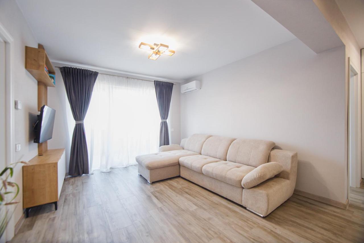 Appartement Creamy Wood Haven à Oradea Extérieur photo