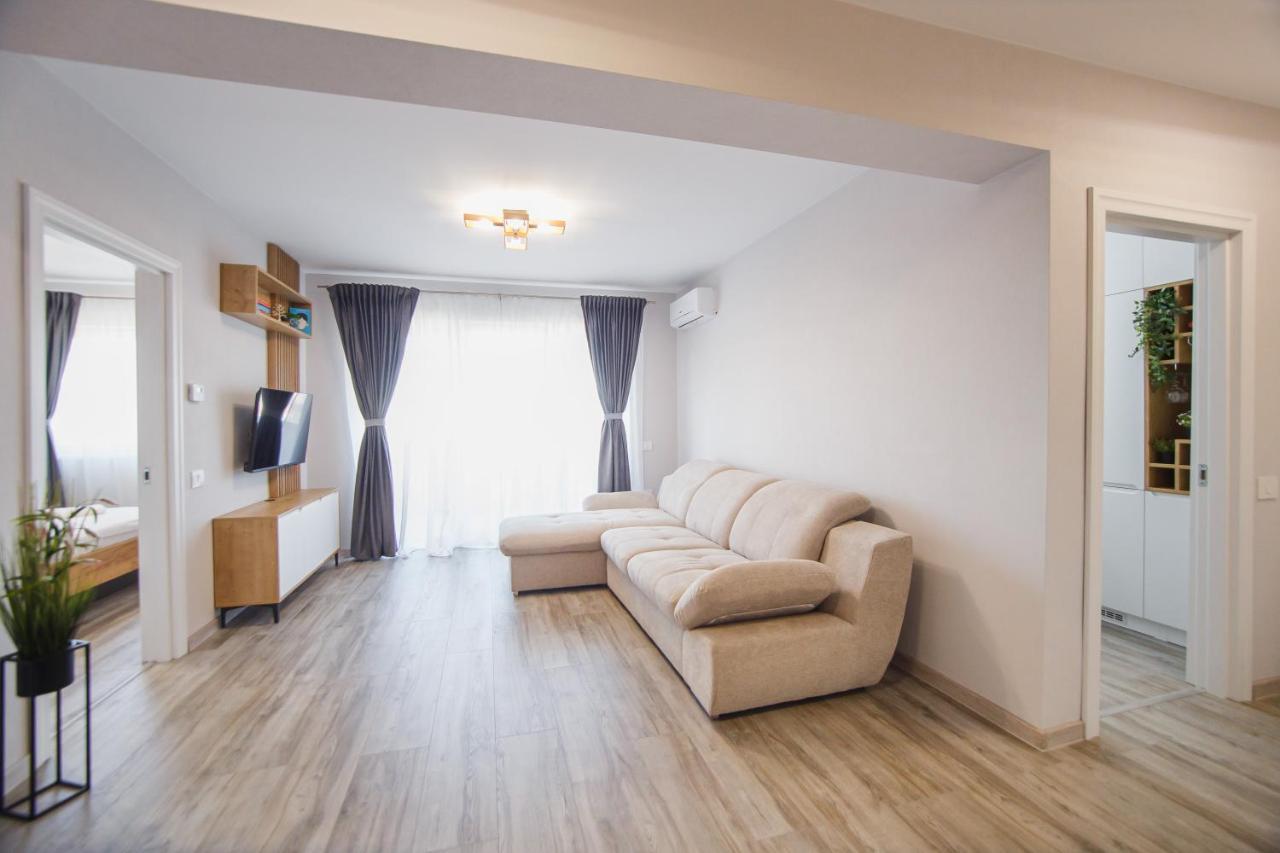 Appartement Creamy Wood Haven à Oradea Extérieur photo