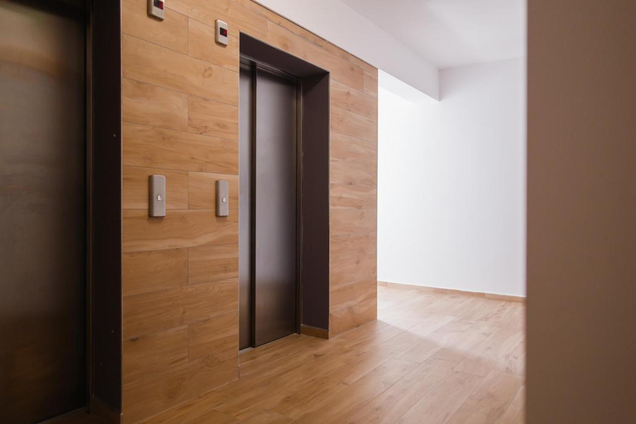 Appartement Creamy Wood Haven à Oradea Extérieur photo
