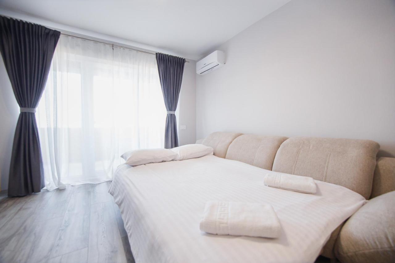 Appartement Creamy Wood Haven à Oradea Extérieur photo